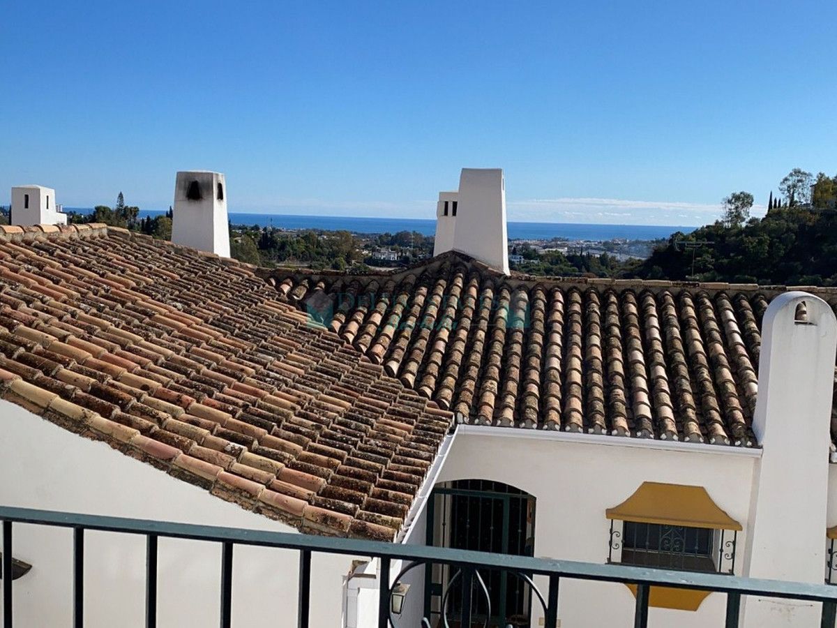Apartment for sale in El Almendro, Benahavis