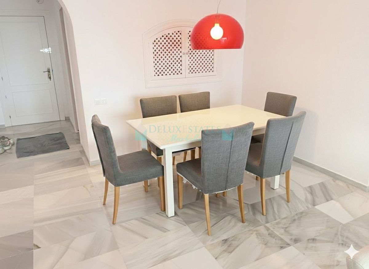 Apartment for sale in El Almendro, Benahavis