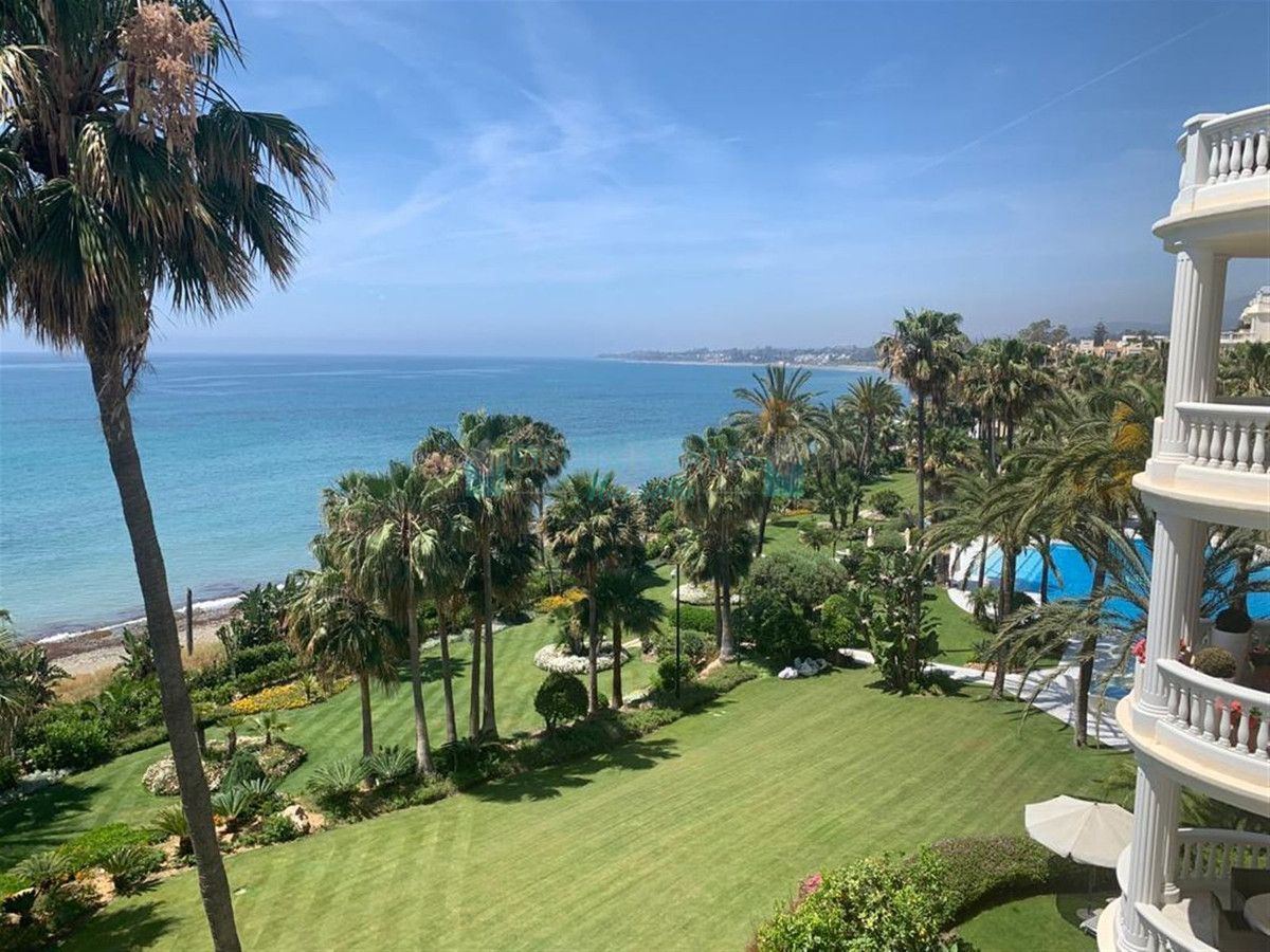 Apartamento en venta en Estepona