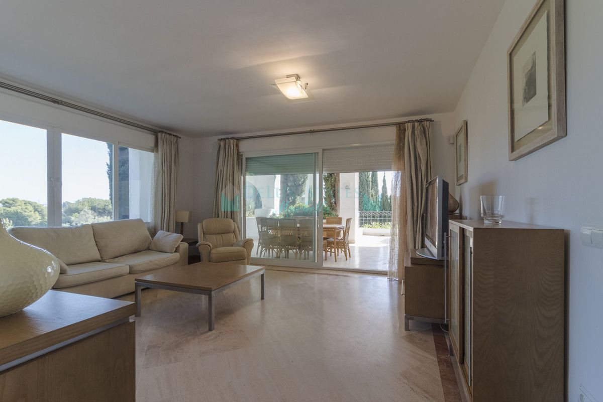Ground Floor Apartment for sale in Rio Real, Marbella East