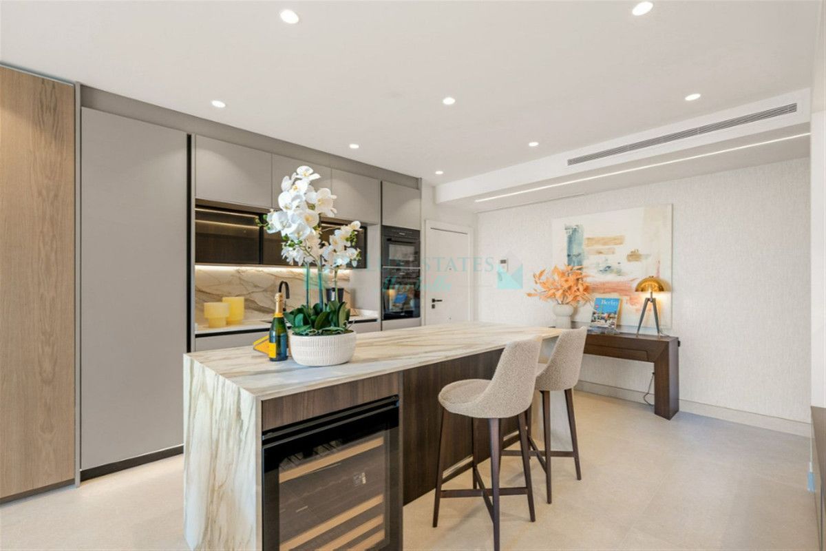 Apartamento en venta en New Golden Mile, Estepona