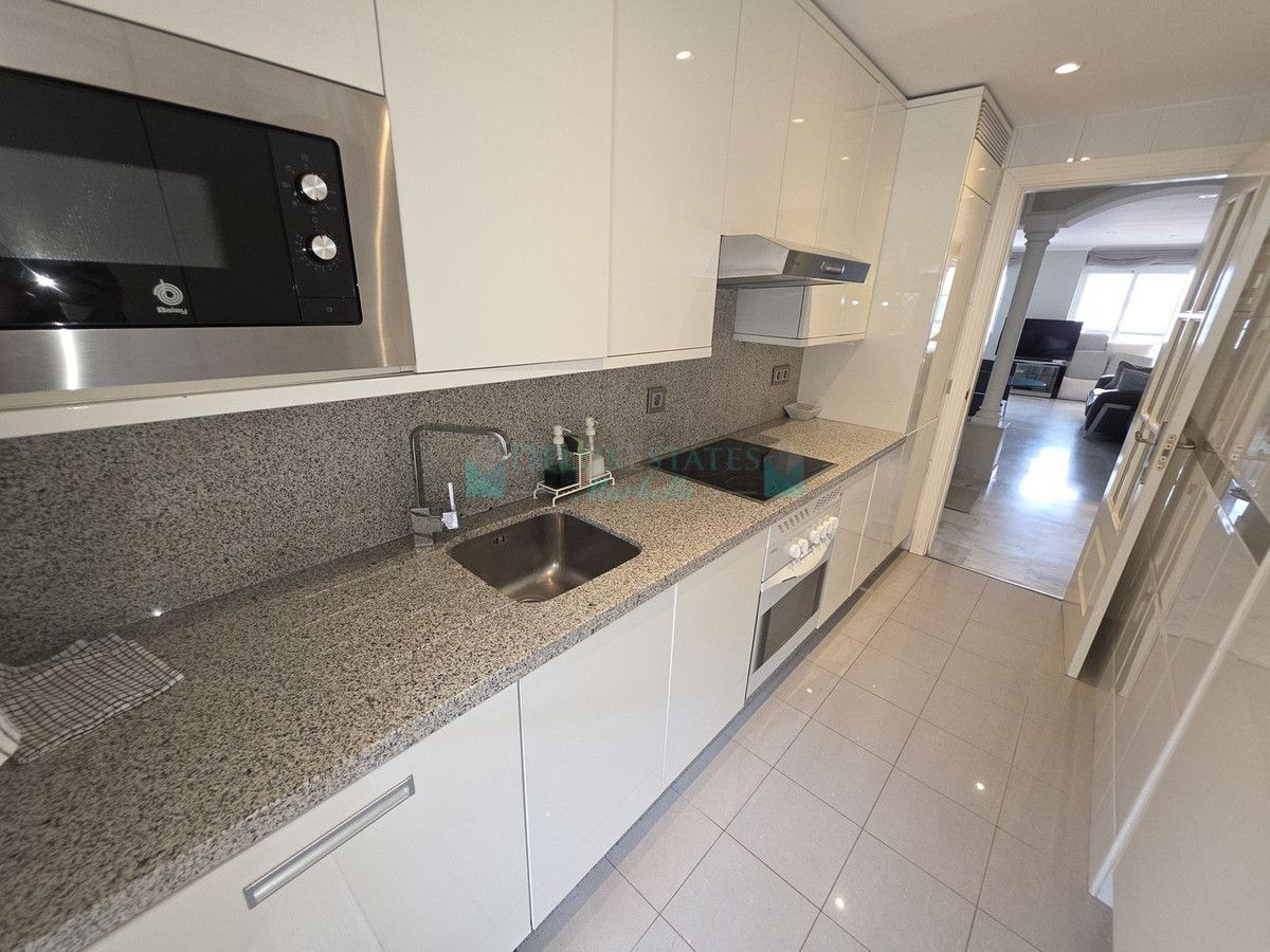 Apartment for rent in Nueva Andalucia