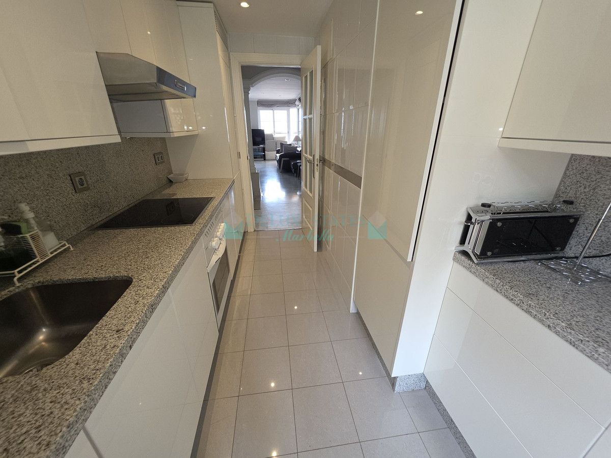 Apartment for rent in Nueva Andalucia