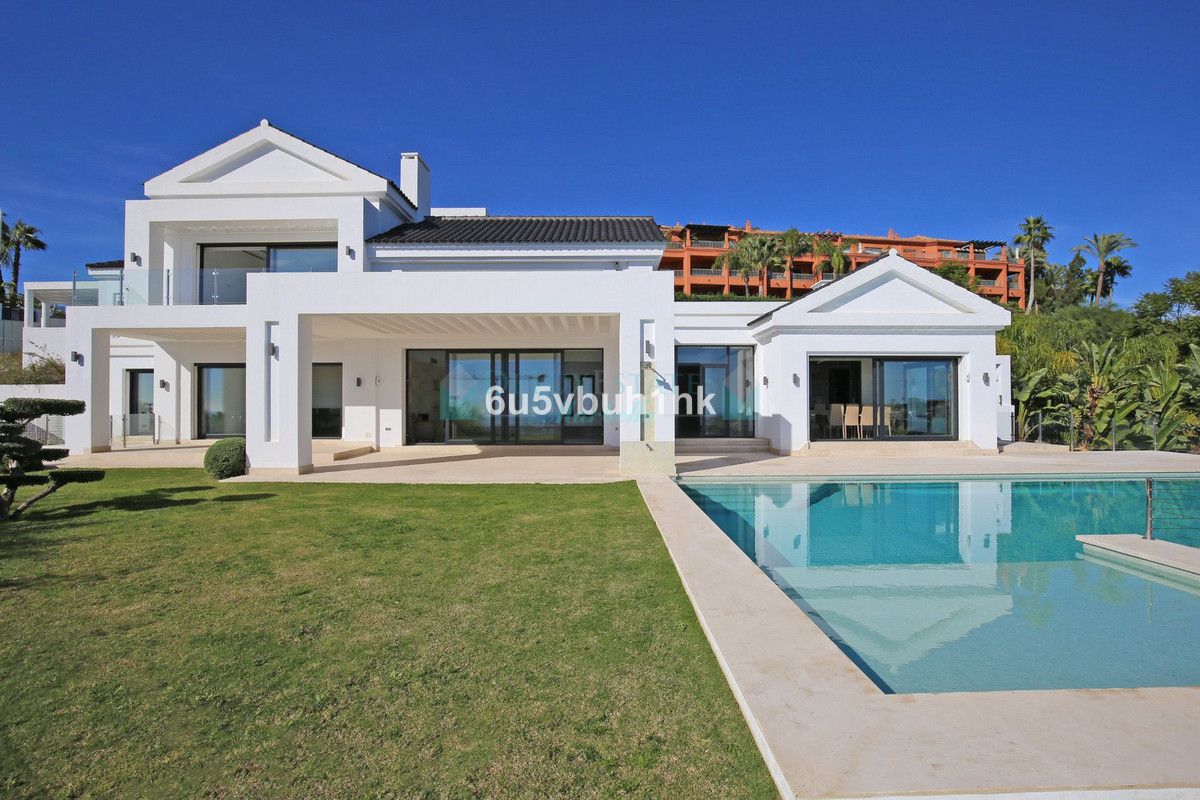 Villa for sale in Los Flamingos, Benahavis