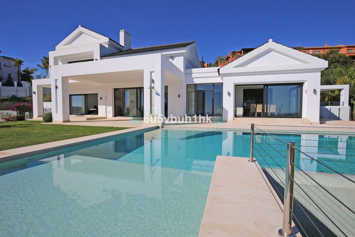 Villa for sale in Los Flamingos, Benahavis