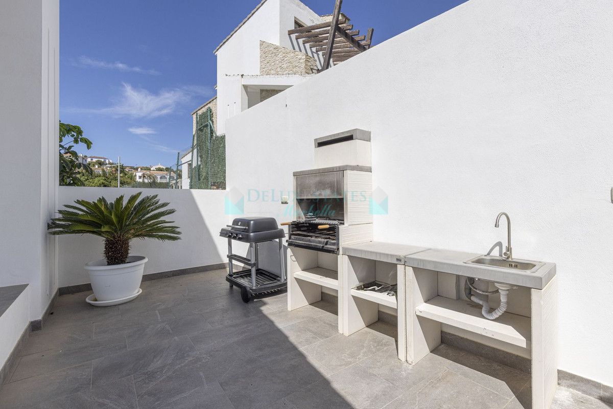 Semi Detached Villa for rent in Estepona