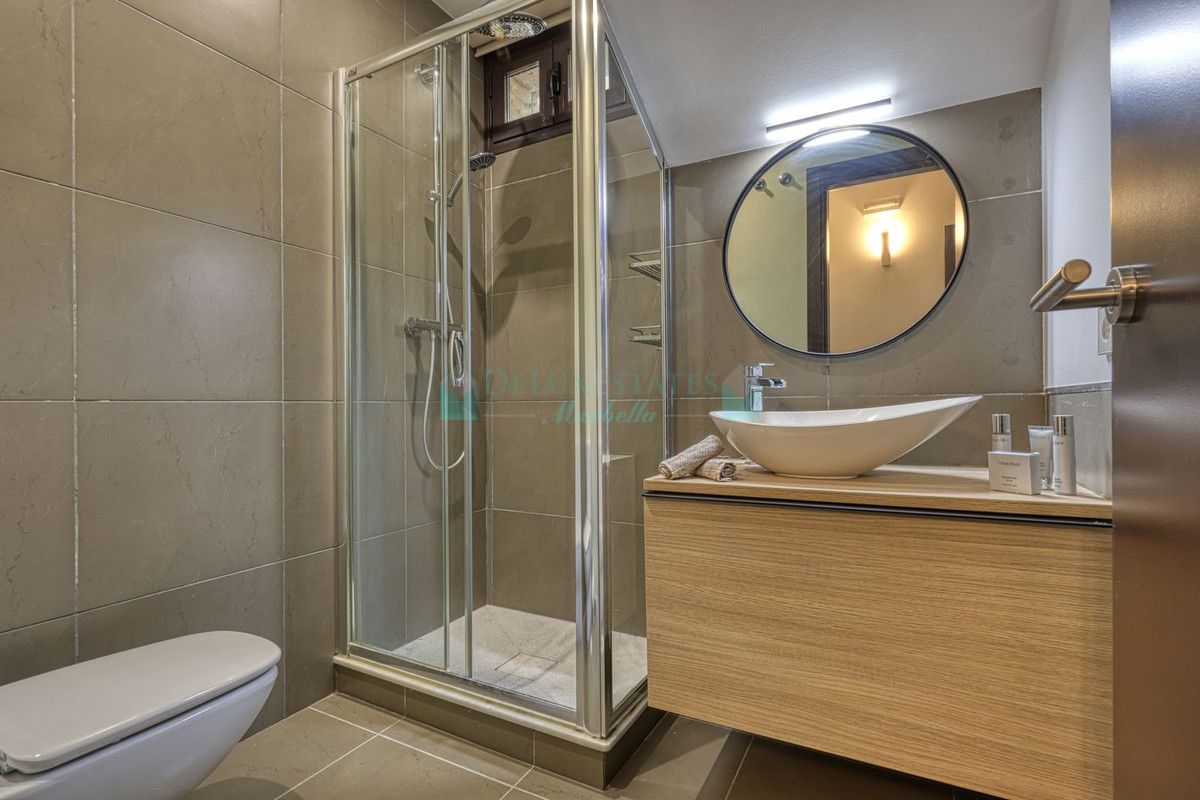 Semi Detached Villa for rent in Estepona