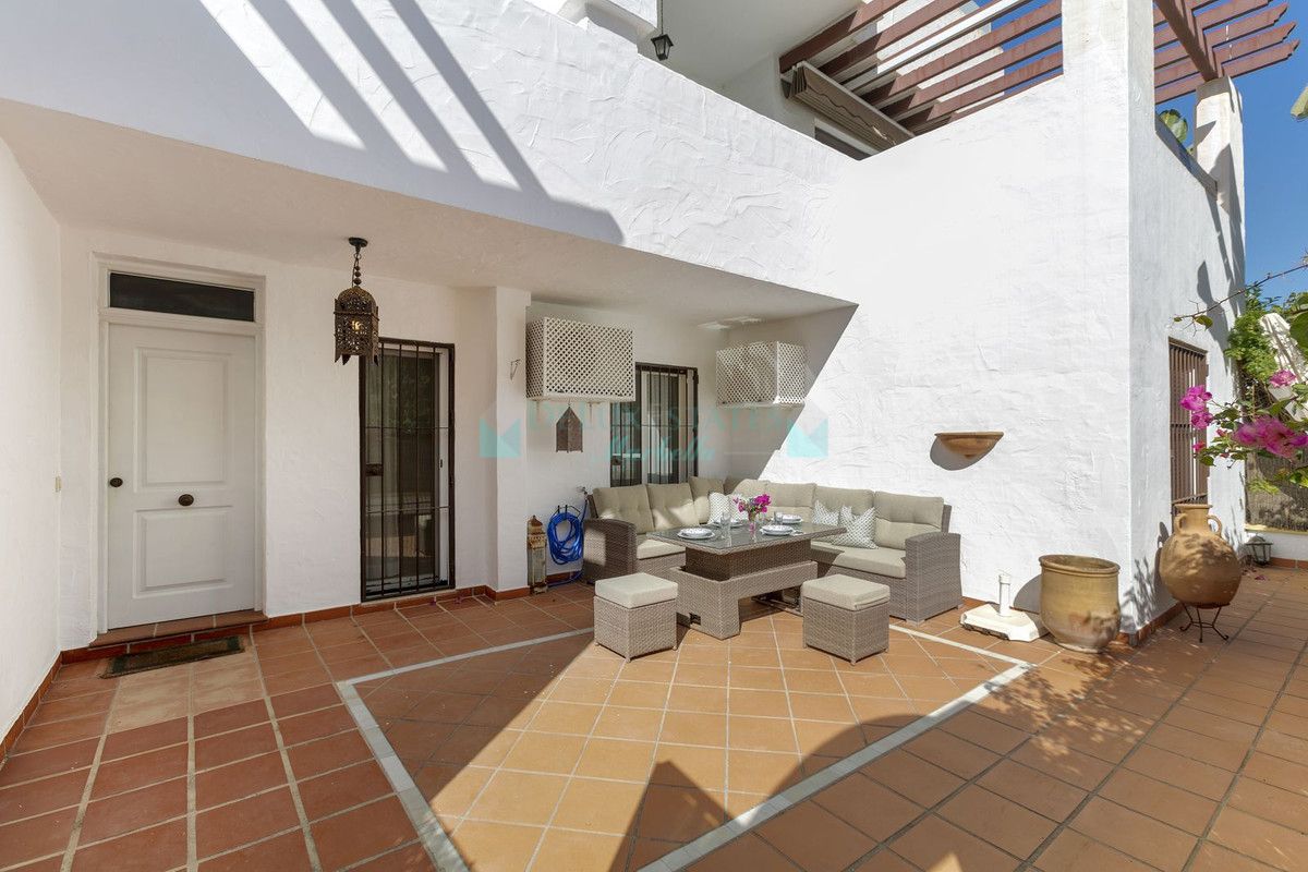 Ground Floor Apartment for sale in Nueva Andalucia