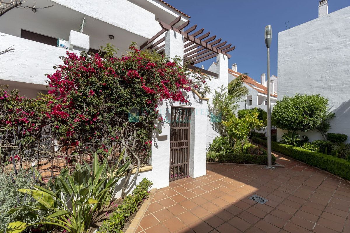 Ground Floor Apartment for sale in Nueva Andalucia