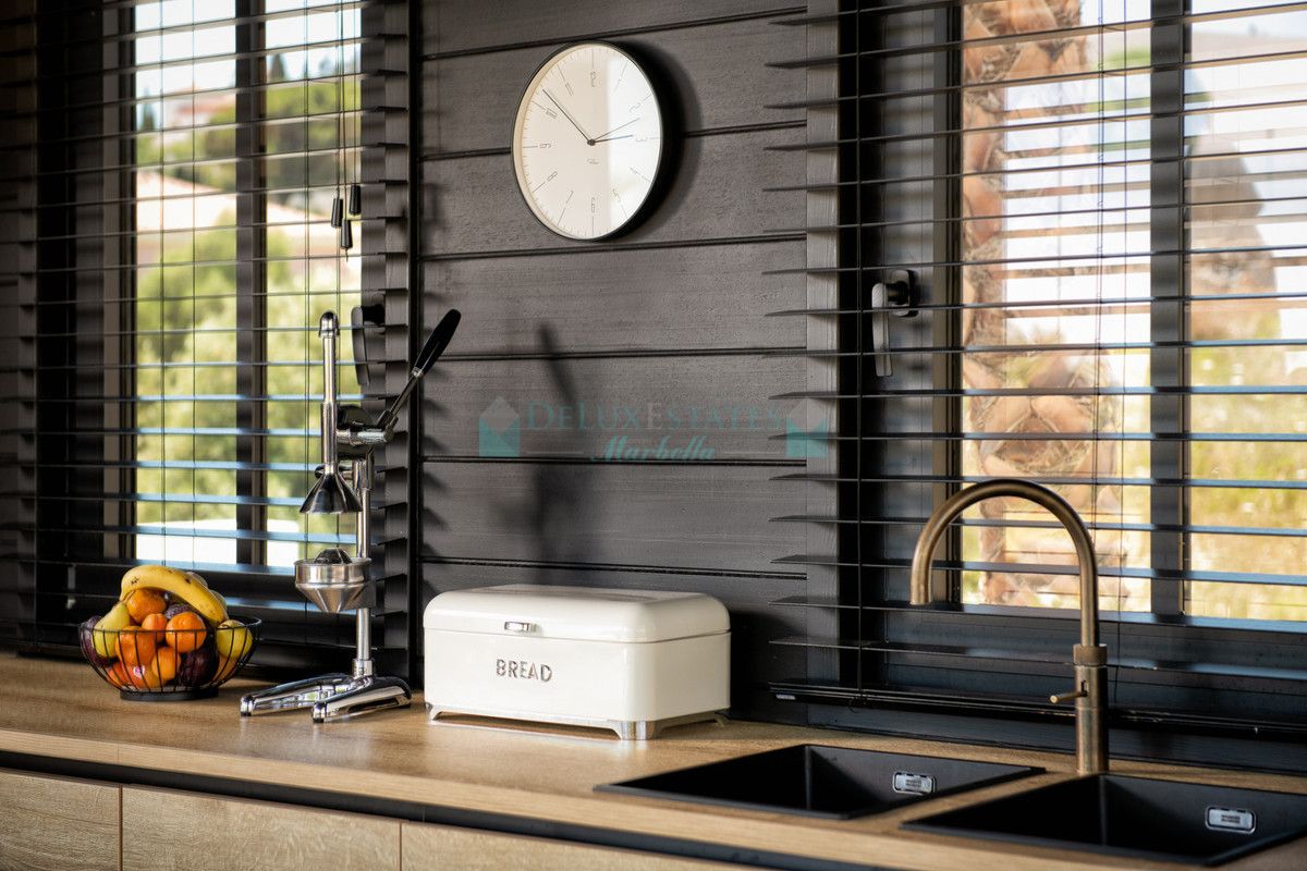 Villa for sale in Valle Romano, Estepona