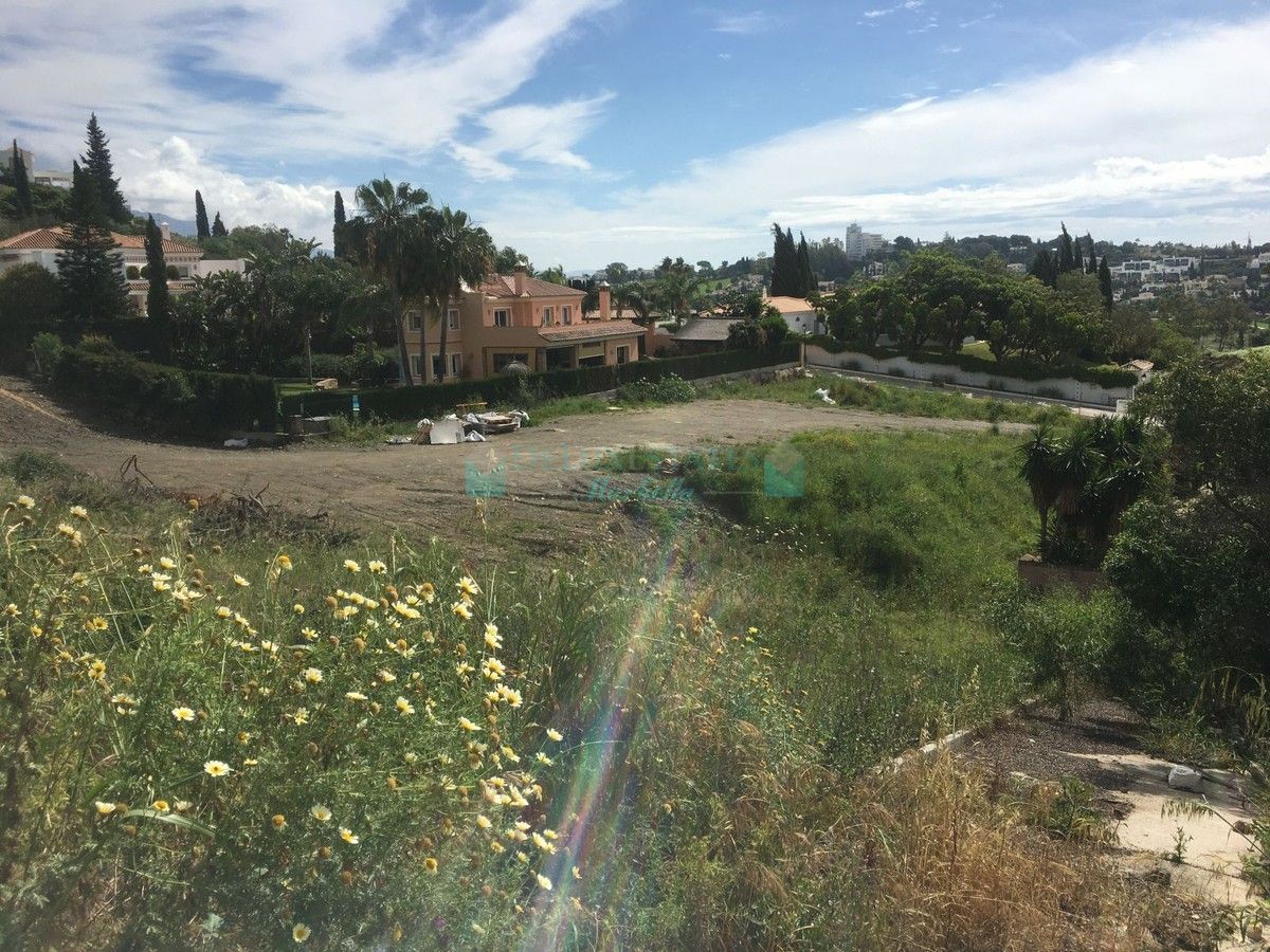 Residential Plot for sale in El Paraiso, Estepona