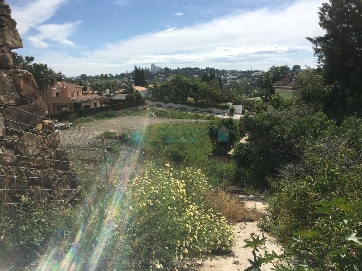 Residential Plot for sale in El Paraiso, Estepona