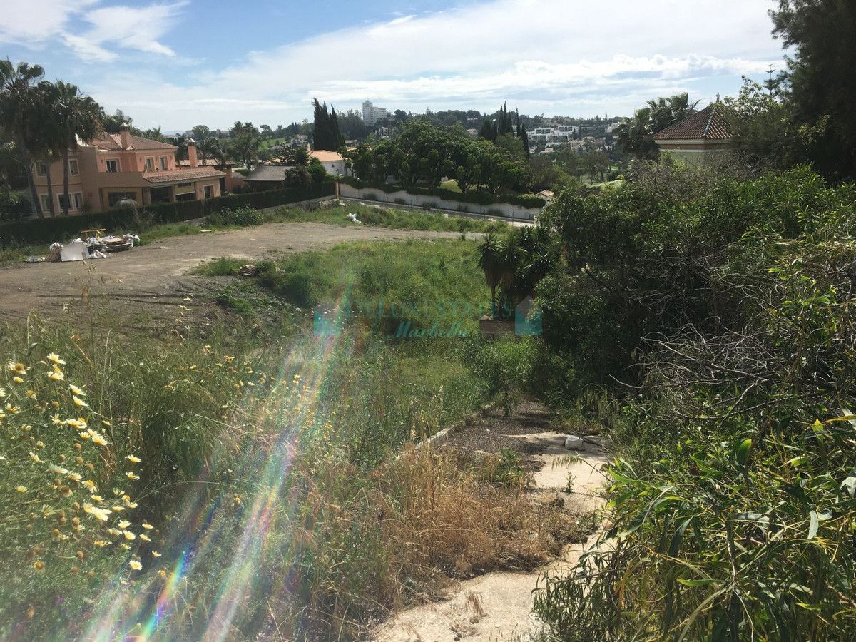 Residential Plot for sale in El Paraiso, Estepona