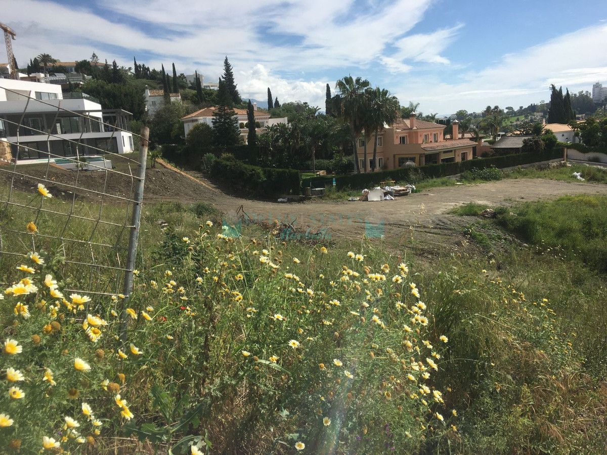 Residential Plot for sale in El Paraiso, Estepona