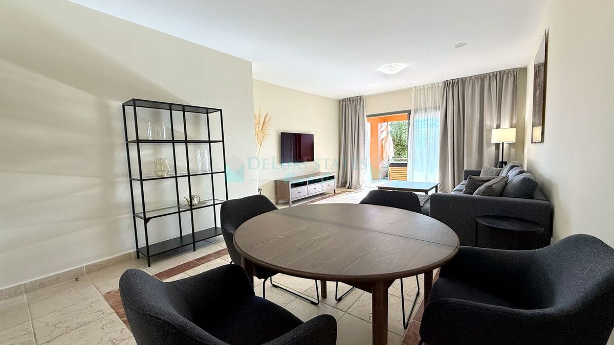 Apartamento Planta Baja en alquiler en Atalaya, Estepona