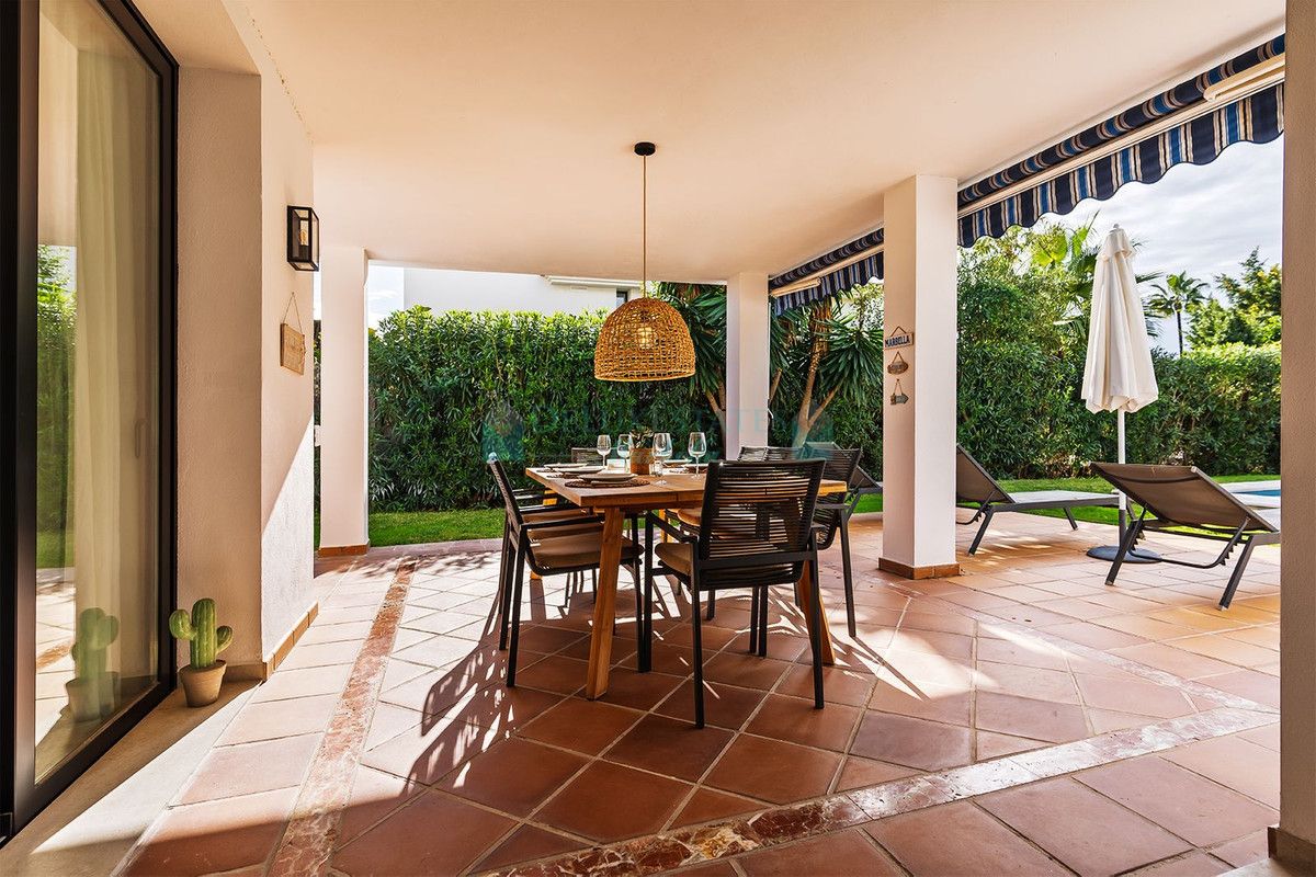 Villa en venta en Nueva Andalucia