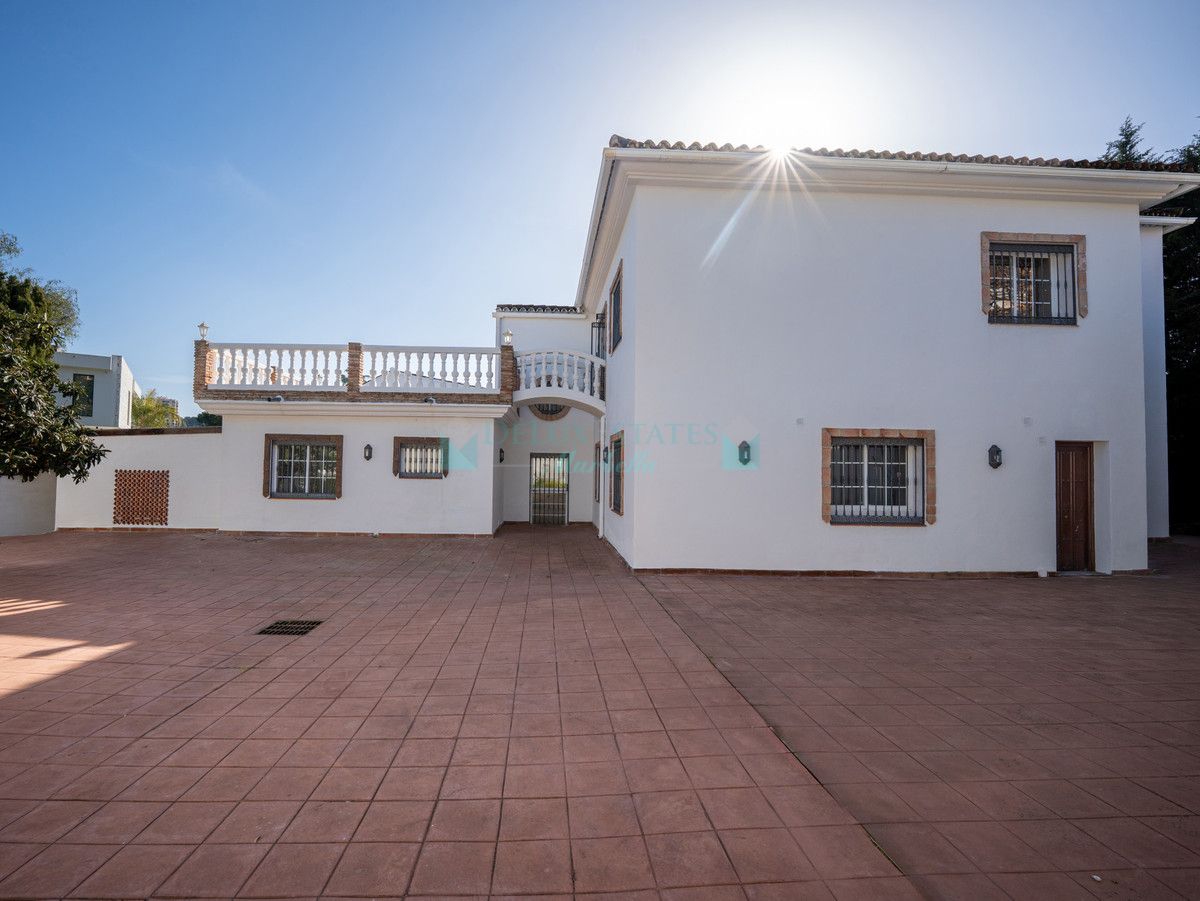 Villa en venta en Nueva Andalucia