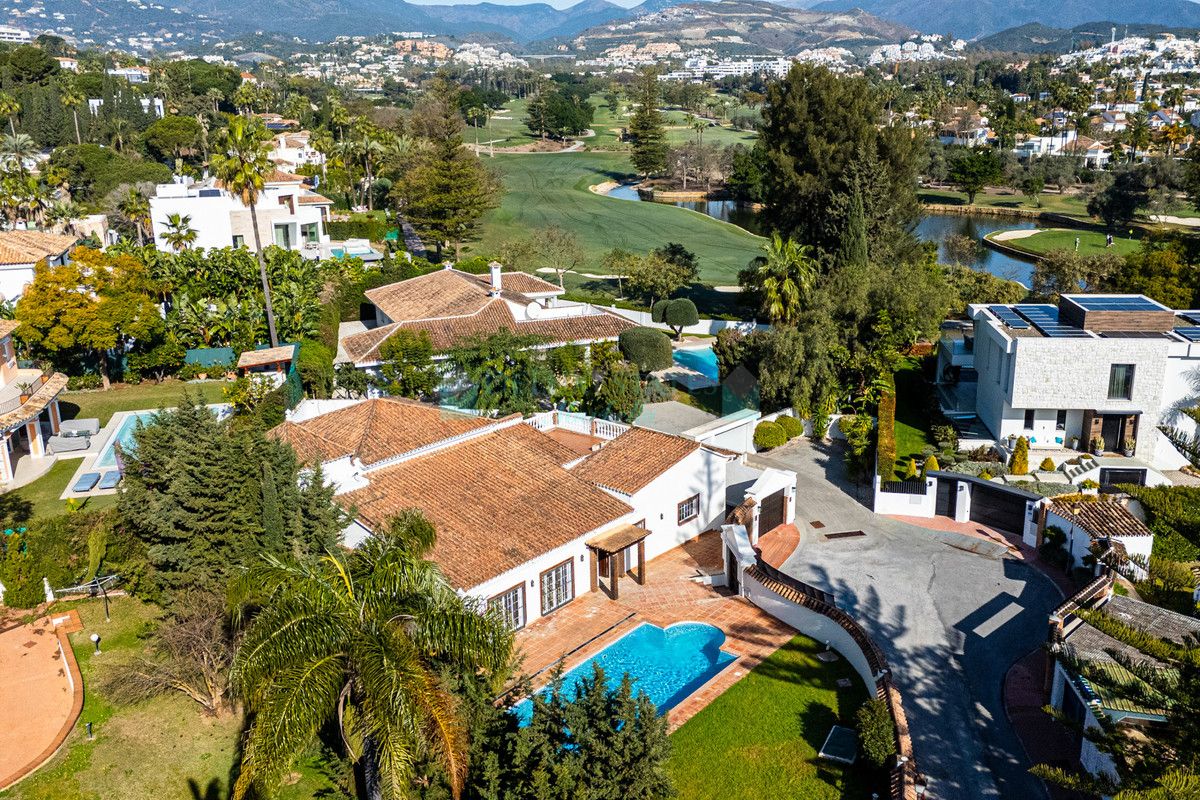 Villa en venta en Nueva Andalucia