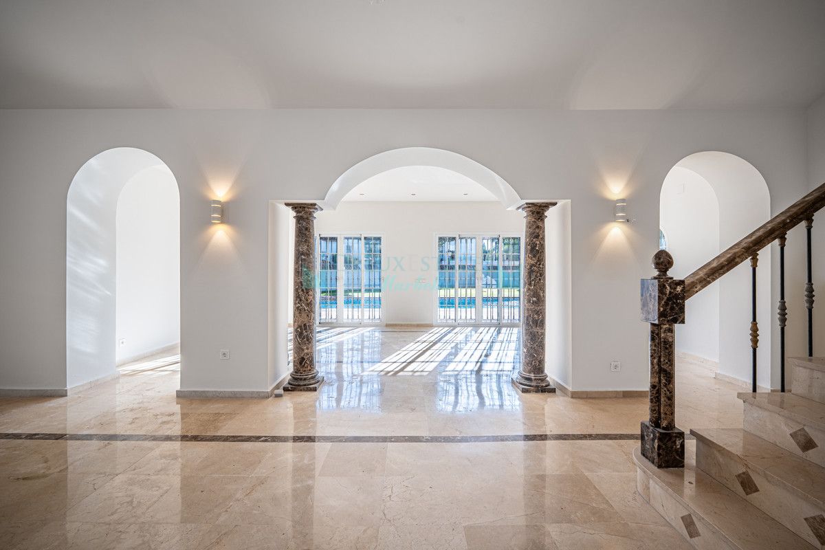 Villa en venta en Nueva Andalucia