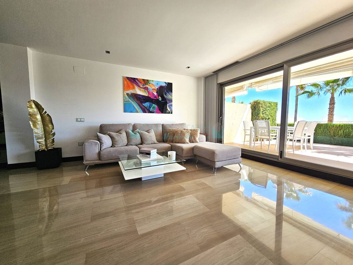 Ground Floor Apartment for sale in Benahavis