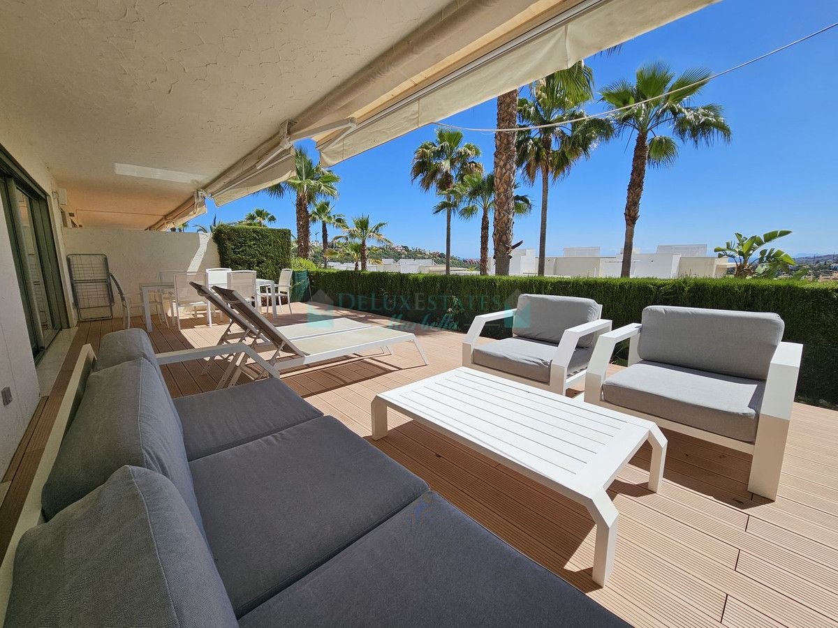 Ground Floor Apartment for sale in Benahavis