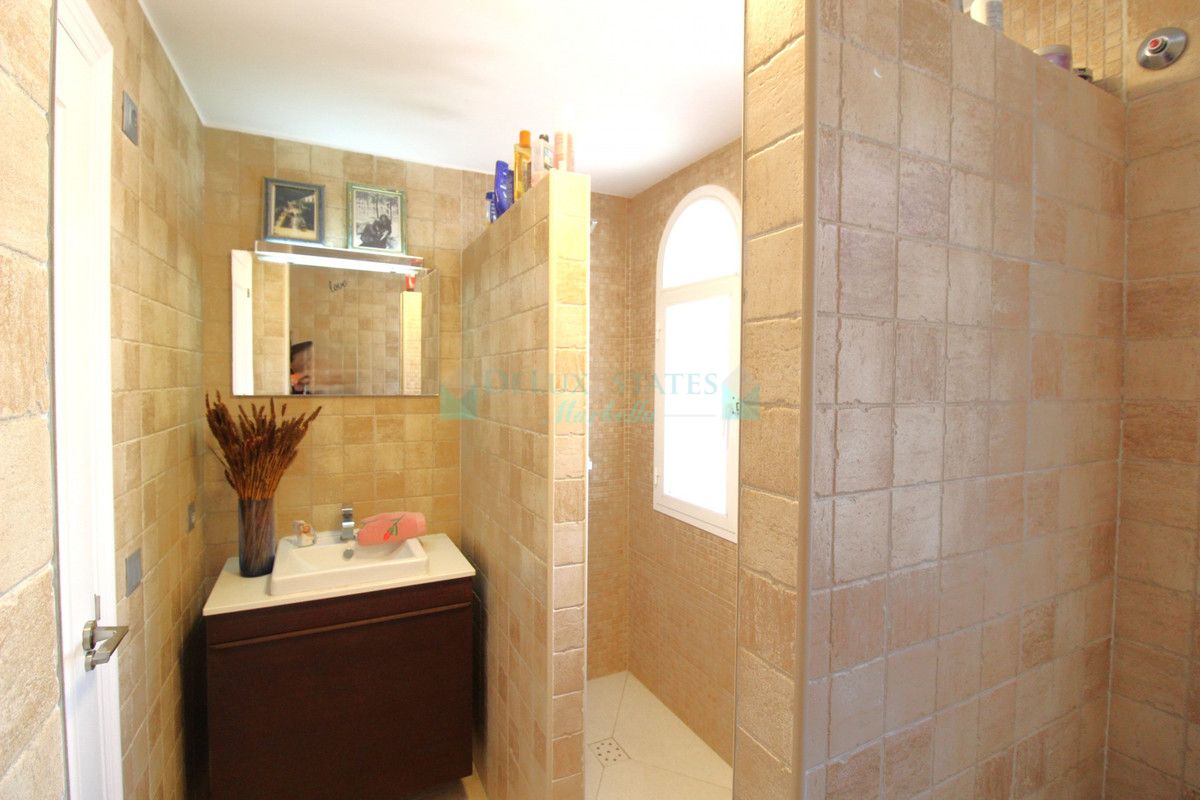 Town House for sale in Nueva Andalucia