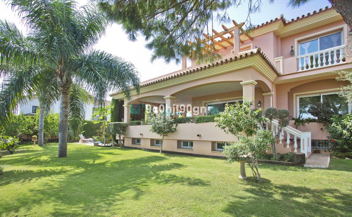 Villa for sale in Elviria, Marbella East