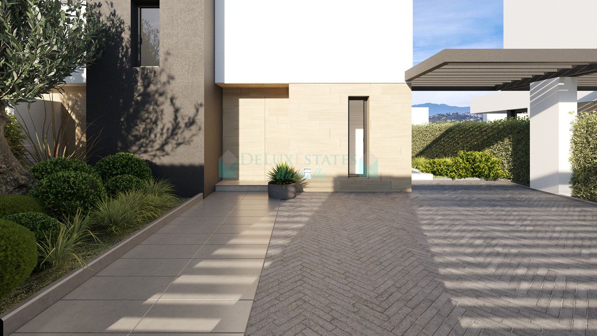 Villa for sale in Atalaya, Estepona