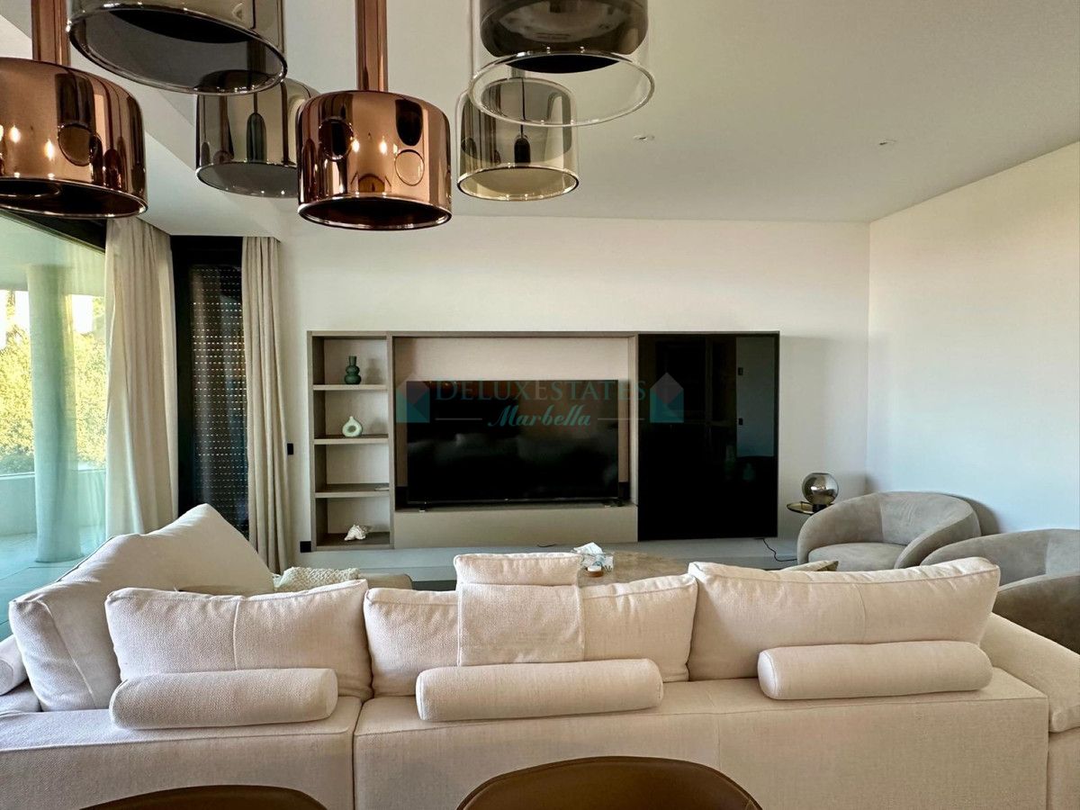 Apartamento en alquiler en Los Altos de los Monteros, Marbella Este