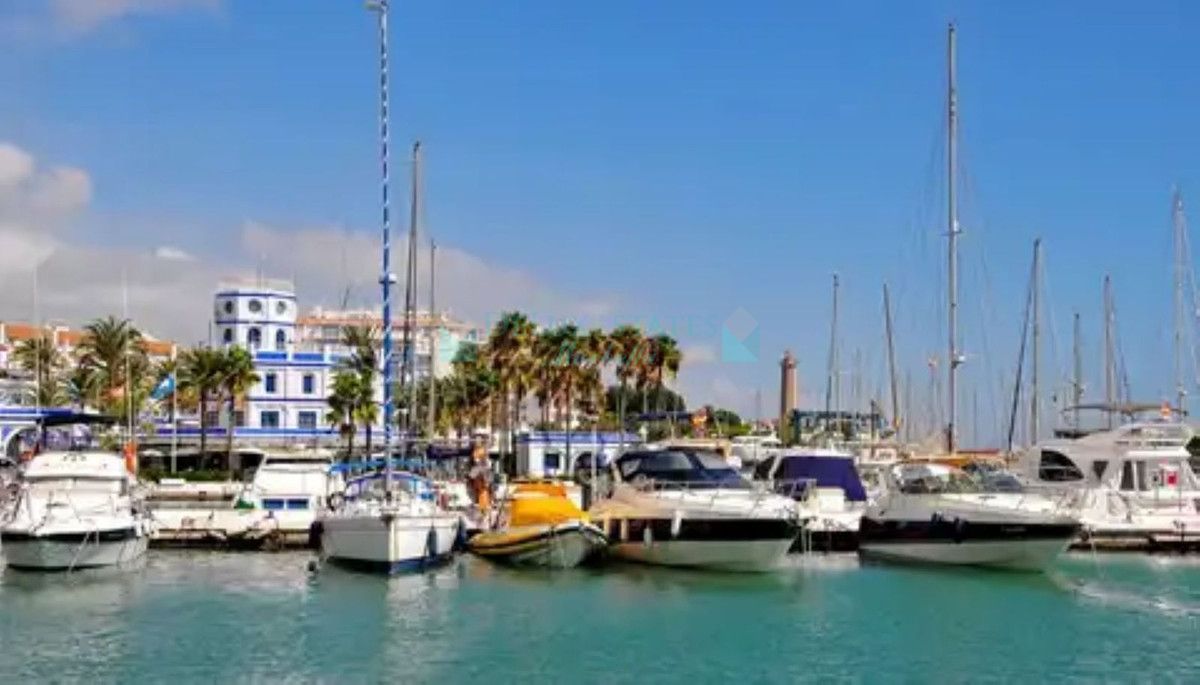 Apartment for sale in Estepona