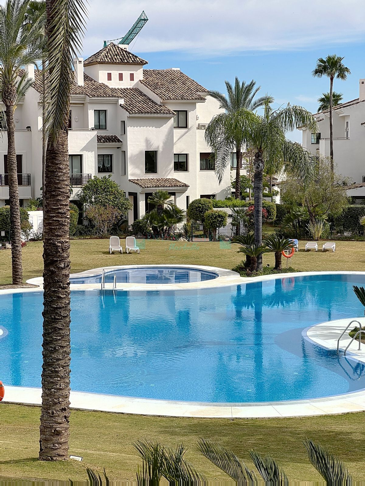 Ground Floor Apartment for sale in El Paraiso, Estepona