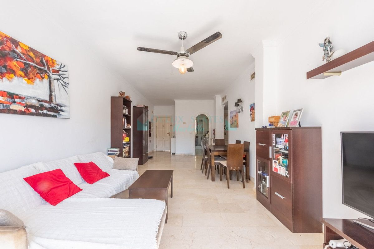 Apartamento en venta en Benahavis