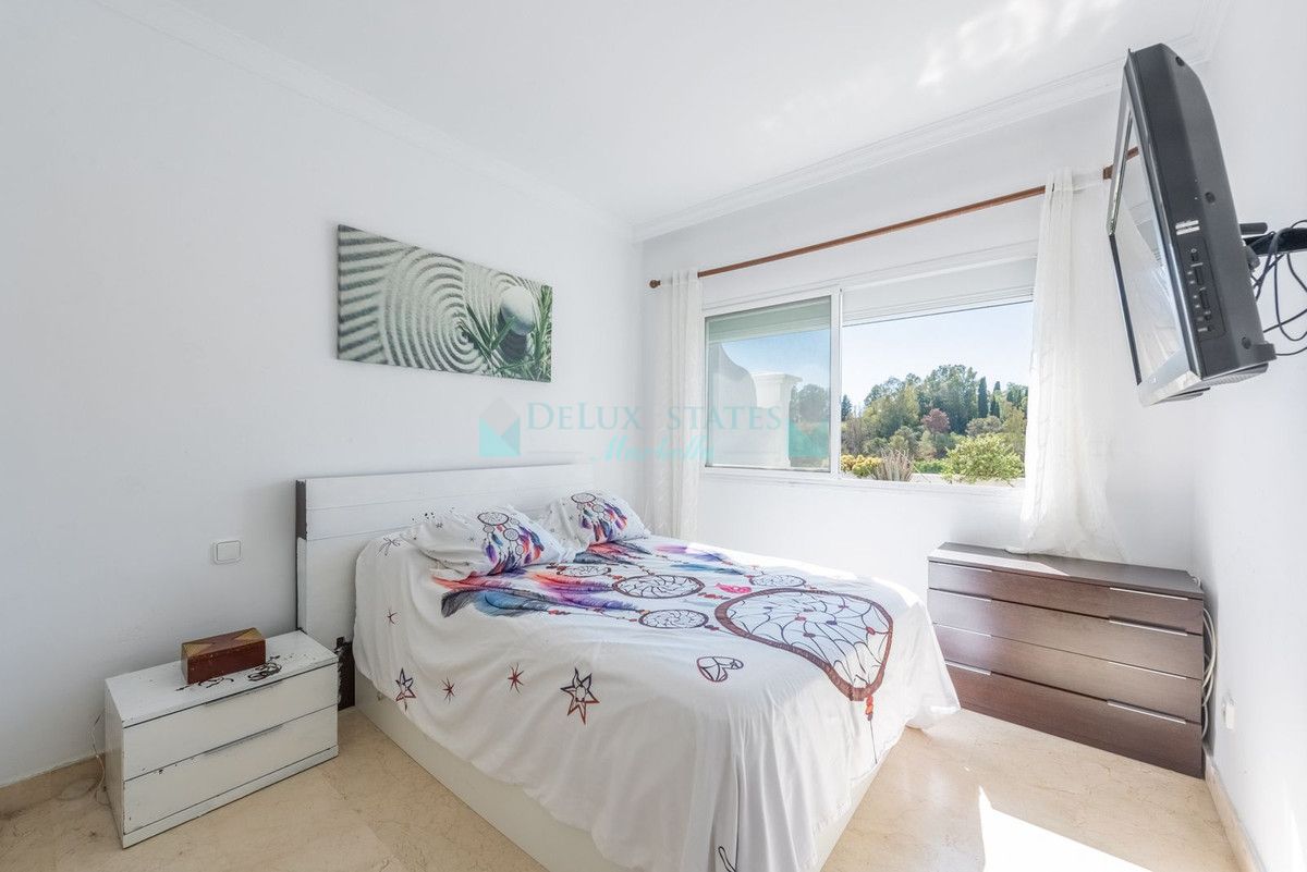 Apartment for sale in Benahavis