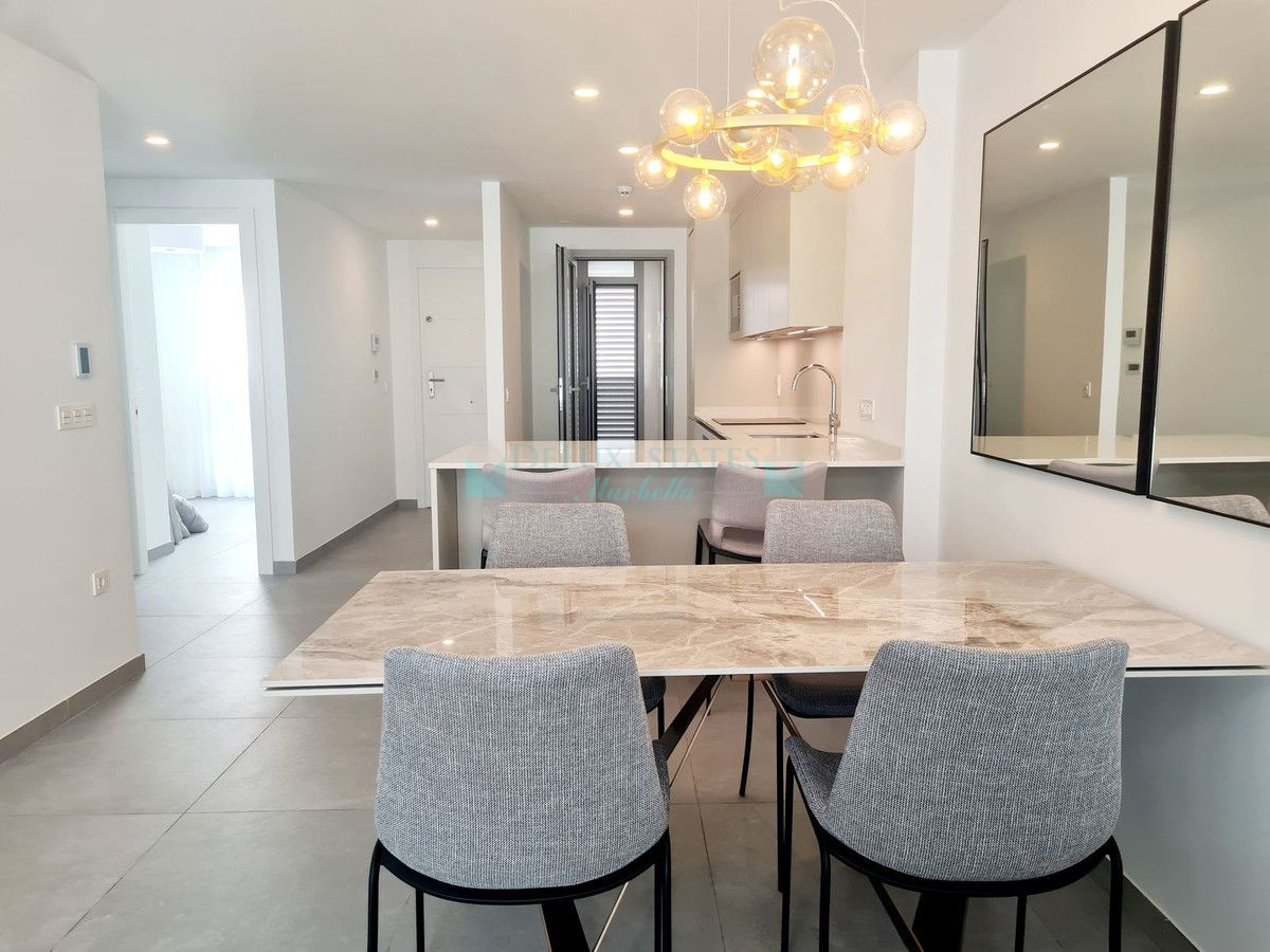 Apartamento en alquiler en Elviria, Marbella Este