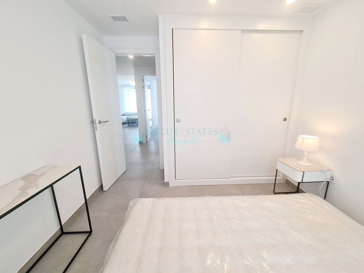 Apartamento en alquiler en Elviria, Marbella Este