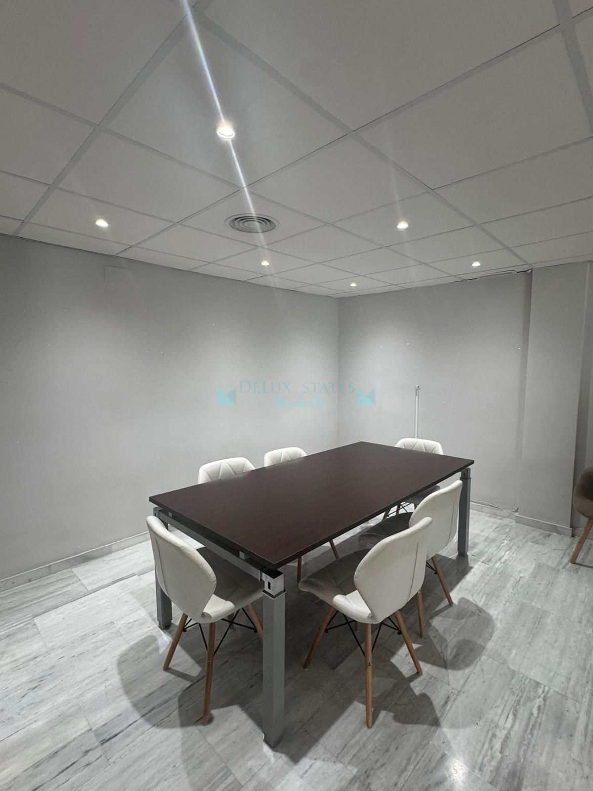 Office for rent in Nueva Andalucia
