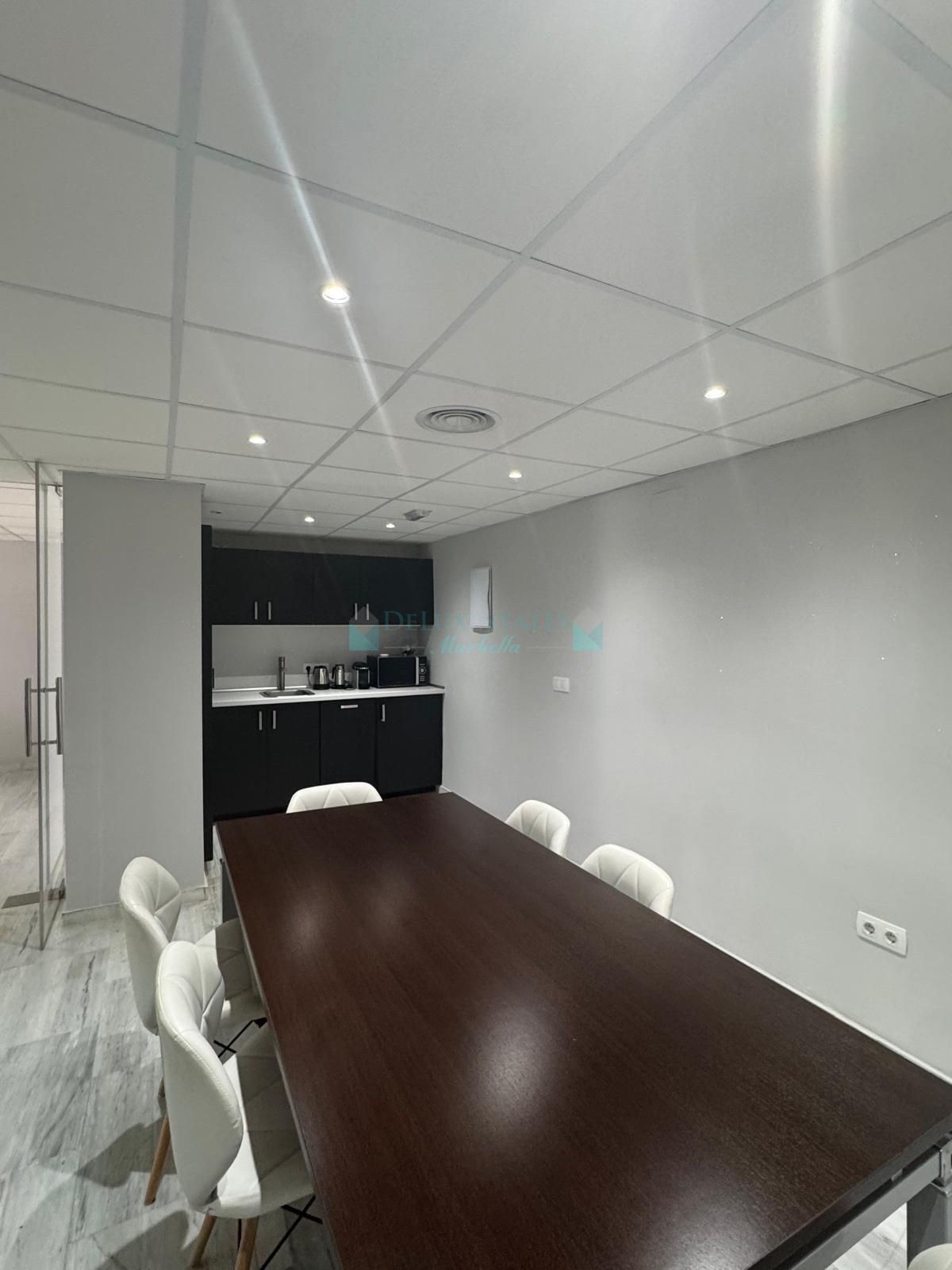 Office for rent in Nueva Andalucia