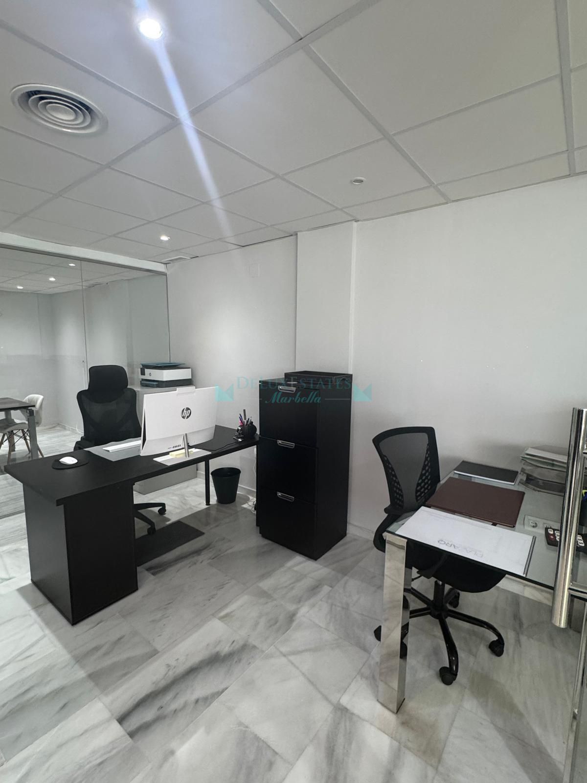 Office for rent in Nueva Andalucia