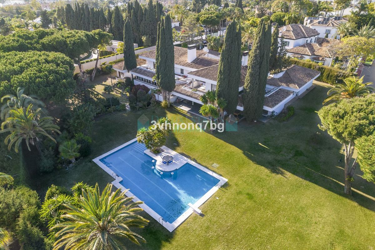 Villa en venta en Guadalmina Baja, San Pedro de Alcantara