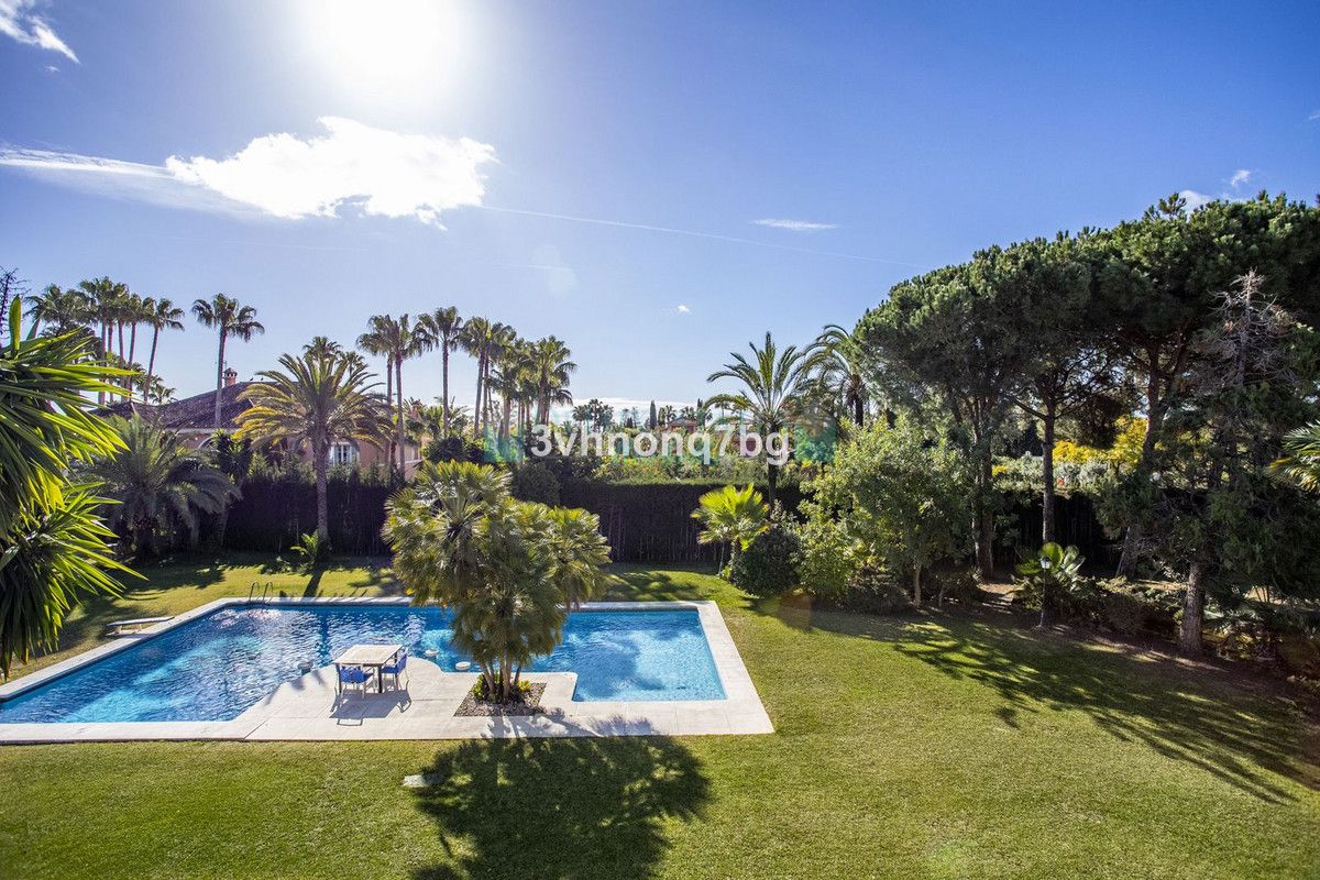 Villa for sale in Guadalmina Baja, San Pedro de Alcantara