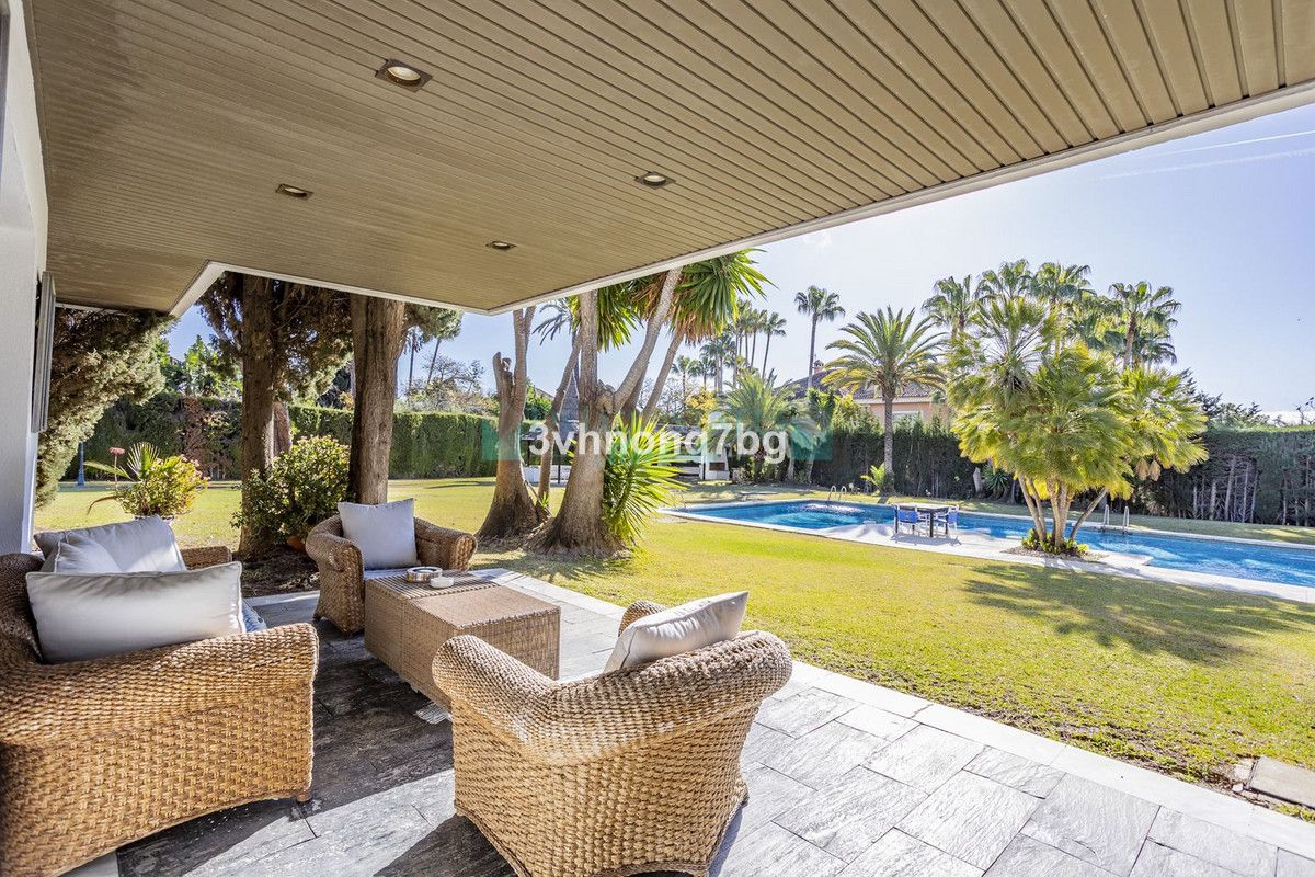 Villa for sale in Guadalmina Baja, San Pedro de Alcantara