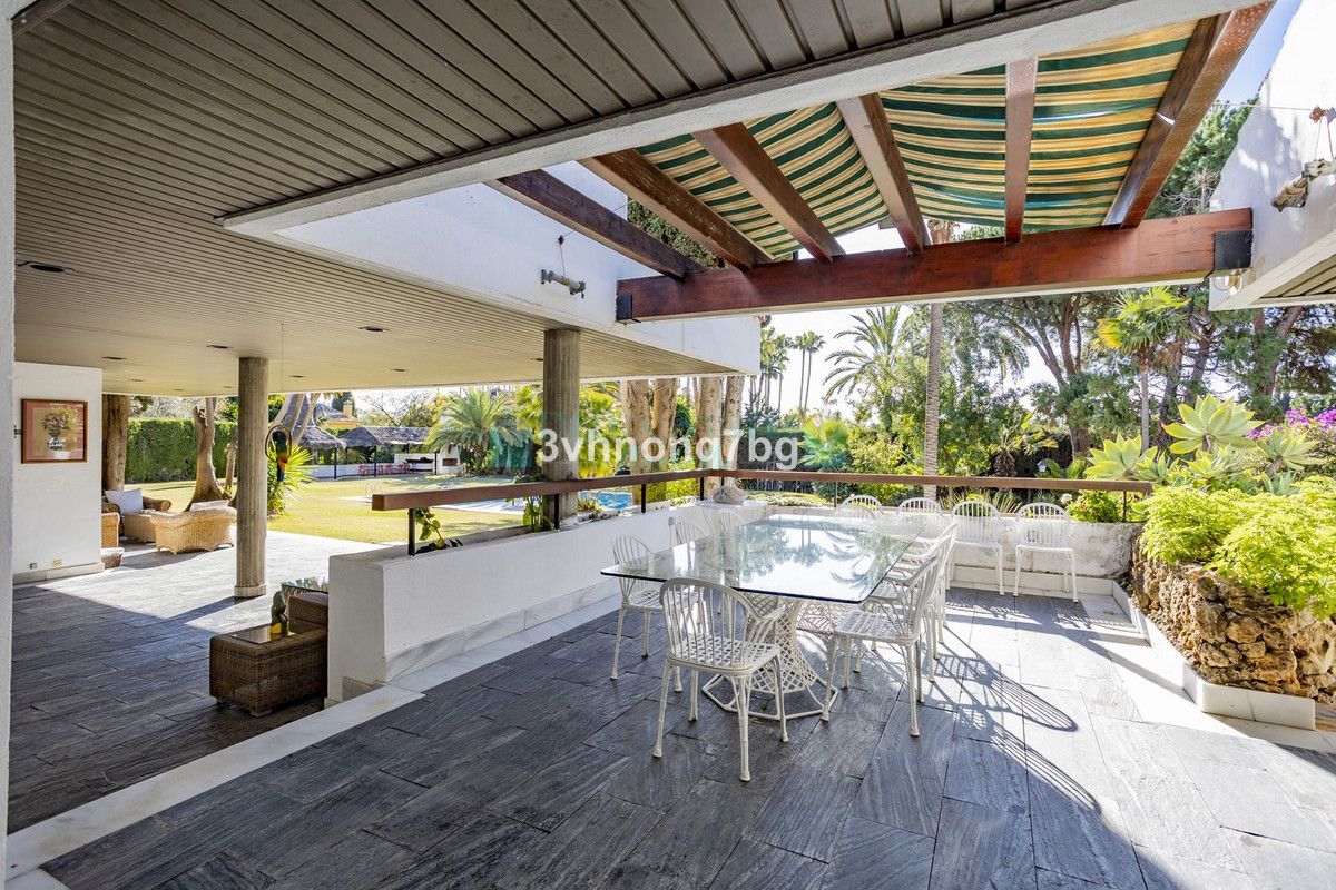 Villa for sale in Guadalmina Baja, San Pedro de Alcantara