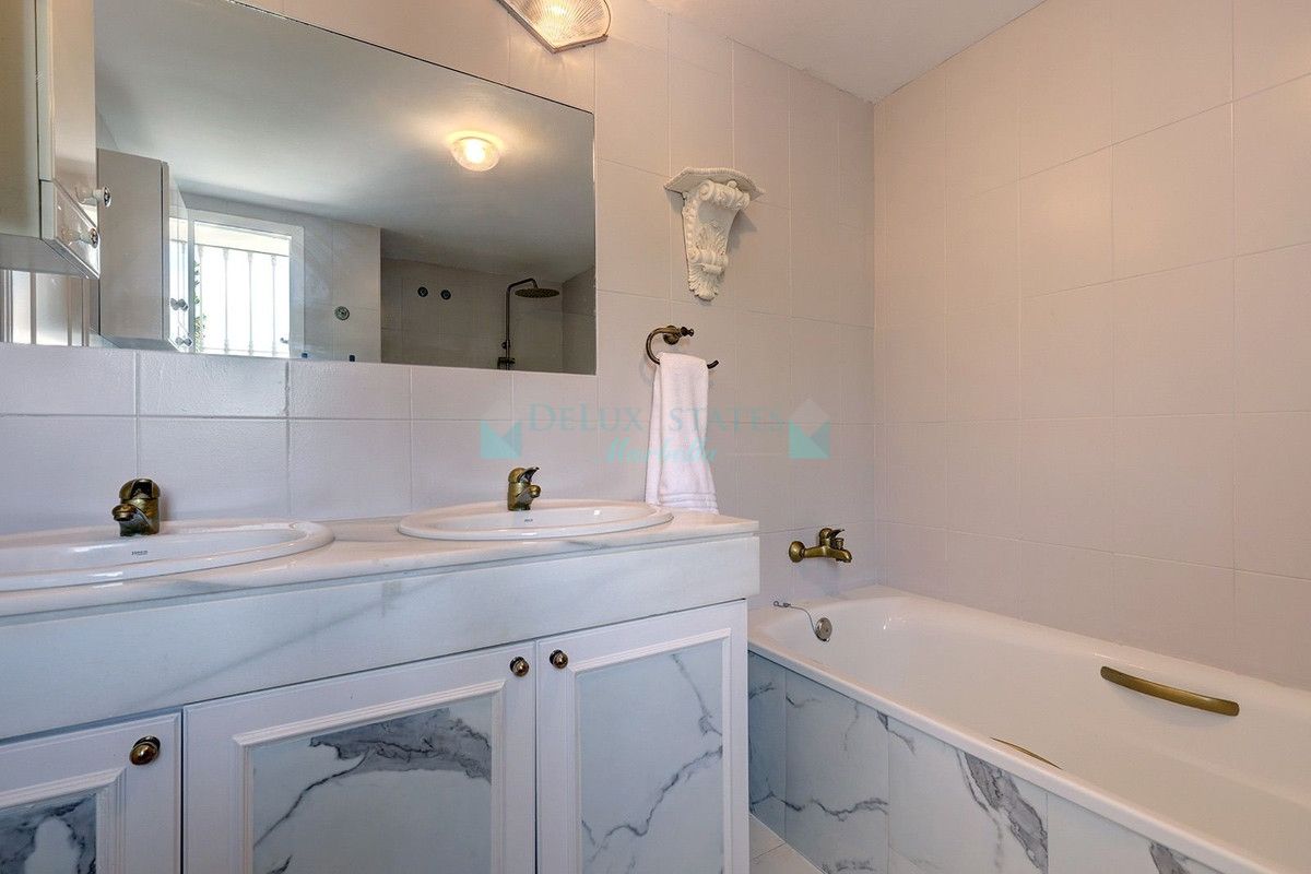 Town House for rent in Estepona