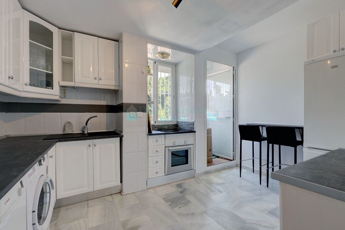 Town House for rent in Estepona