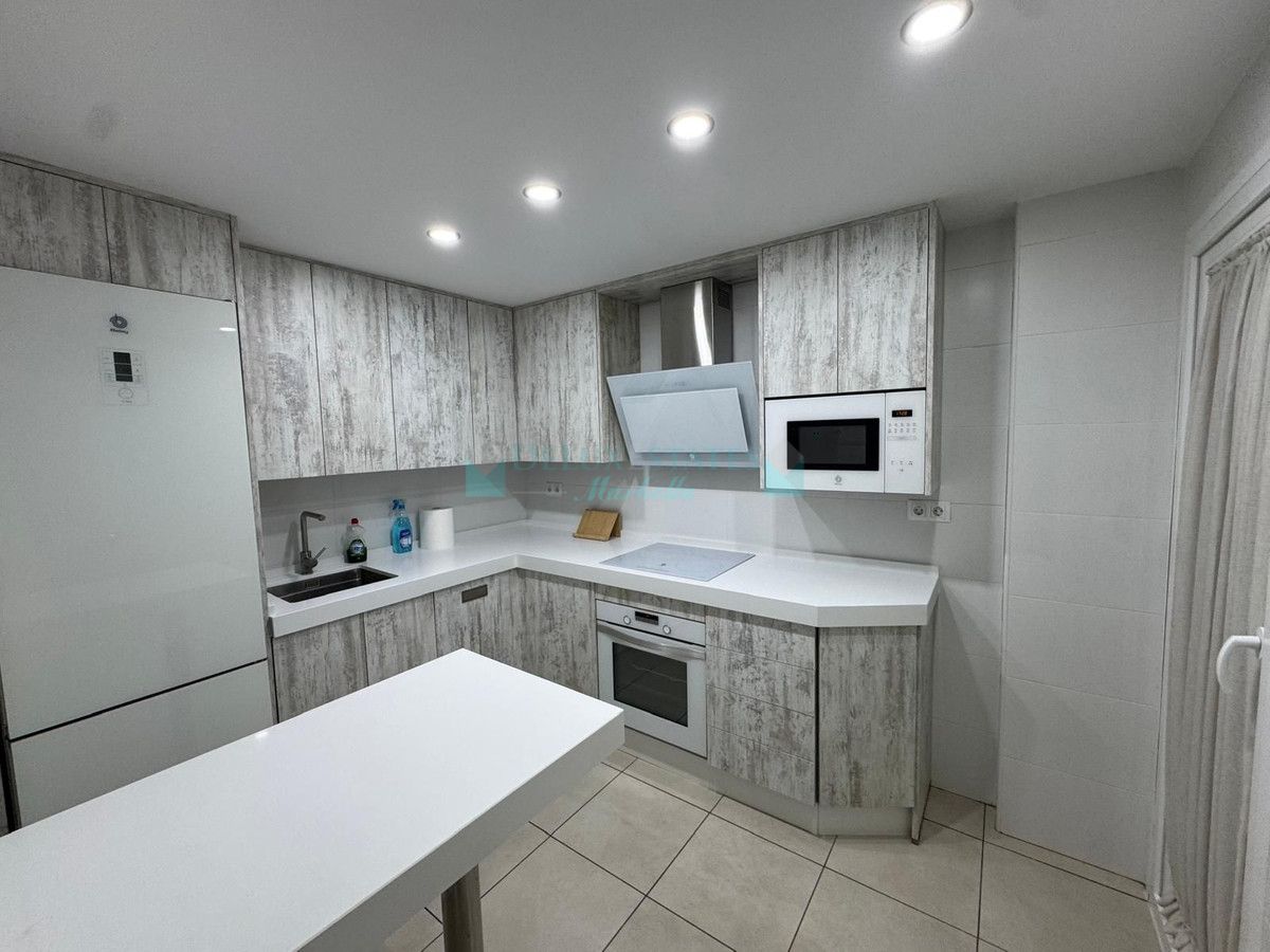 Apartment for rent in La Campana, Nueva Andalucia