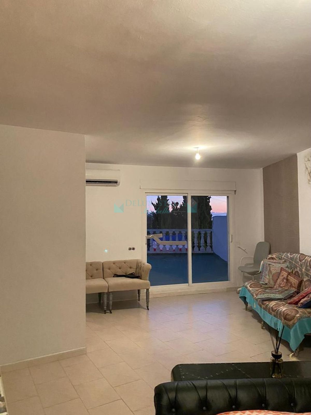 Villa for sale in Nueva Andalucia