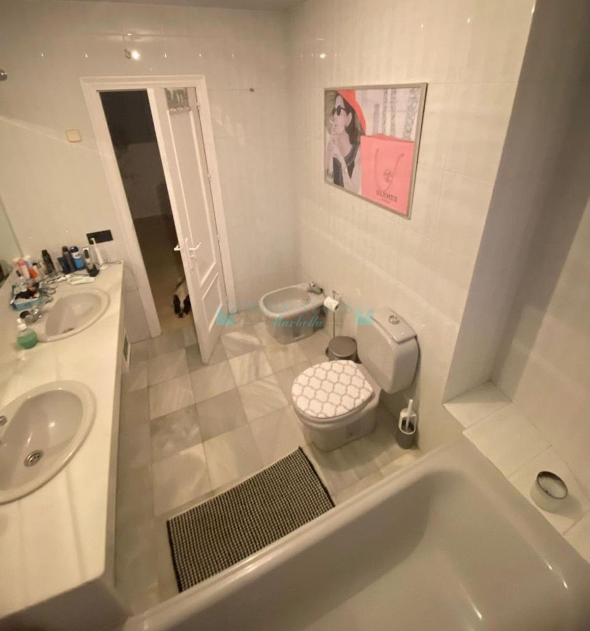 Villa for sale in Nueva Andalucia