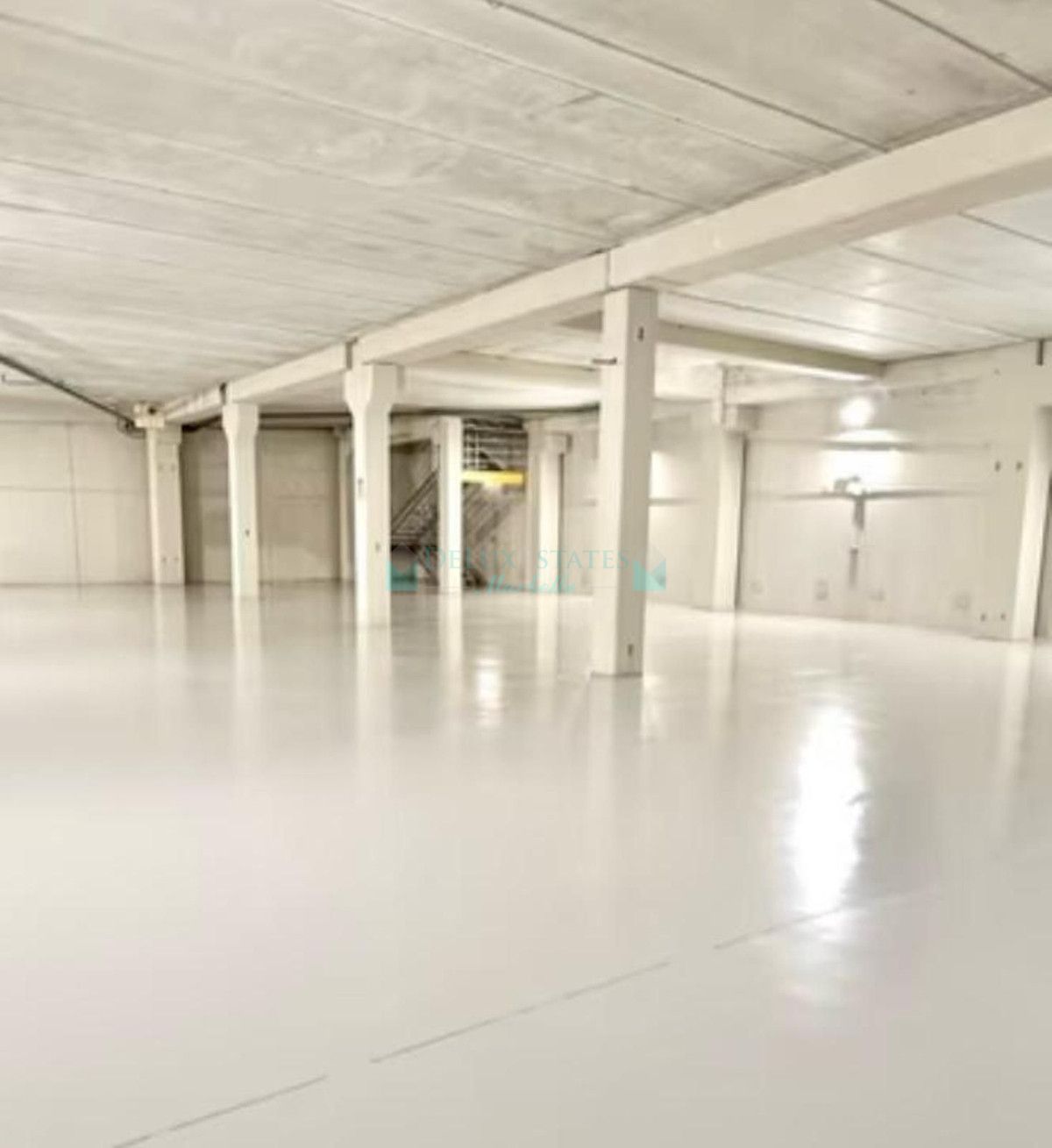 Commercial Premises for rent in Nueva Andalucia