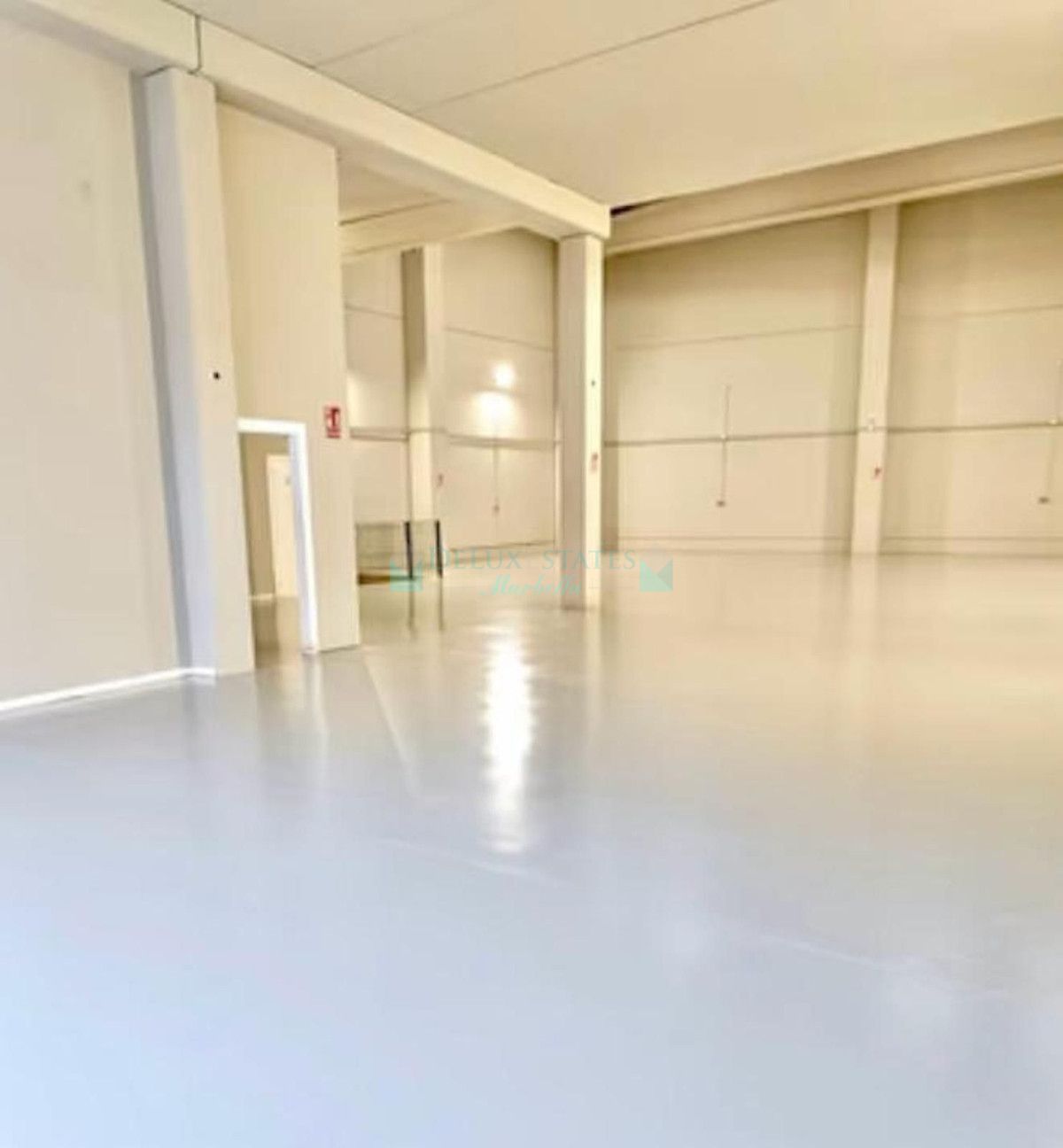 Commercial Premises for rent in Nueva Andalucia