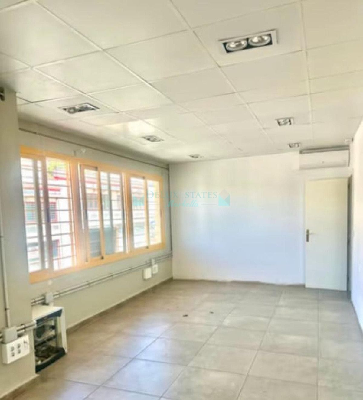 Commercial Premises for rent in Nueva Andalucia